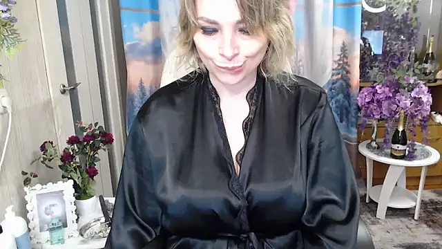 Mika Passion online show from April 13, 2026, 9:48 am