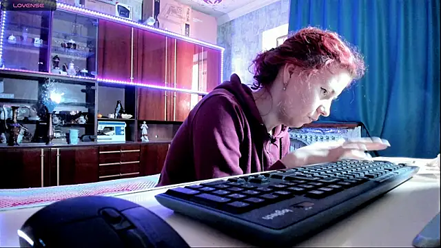 Snapshot of pa1e_pr1ncess chatting on March 21, 2025, 8:50 am pa1e pr1ncess online show from March 21, 2025, 8:50 am