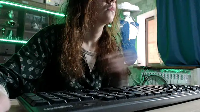 Snapshot of pa1e_pr1ncess chatting on May 3, 2026, 6:08 am pa1e pr1ncess online show from May 3, 2026, 6:08 am