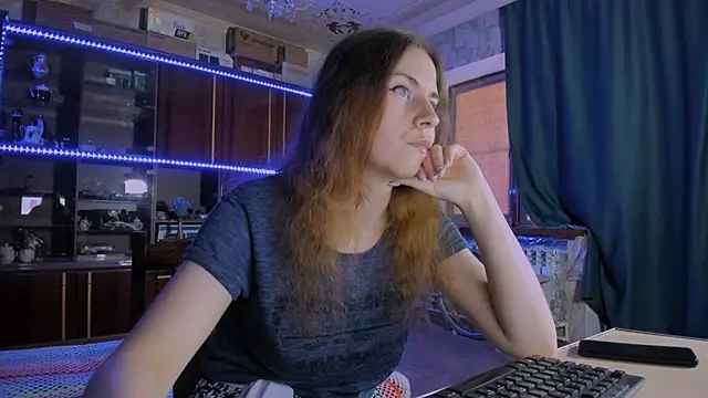 Snapshot of pa1e_pr1ncess chatting on June 4, 2026, 7:25 am pa1e pr1ncess online show from June 4, 2026, 7:25 am