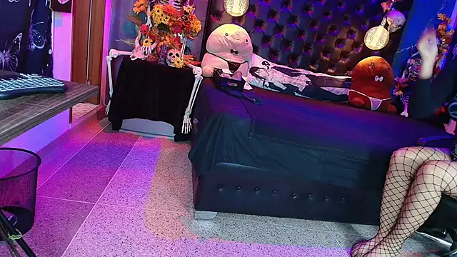 AlexHoe  online show from September 14, 2025, 6:51 pm