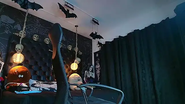 AlexHoe  online show from November 6, 2025, 6:42 pm