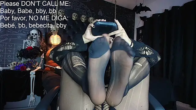 AlexHoe  online show from July 16, 2026, 6:25 pm