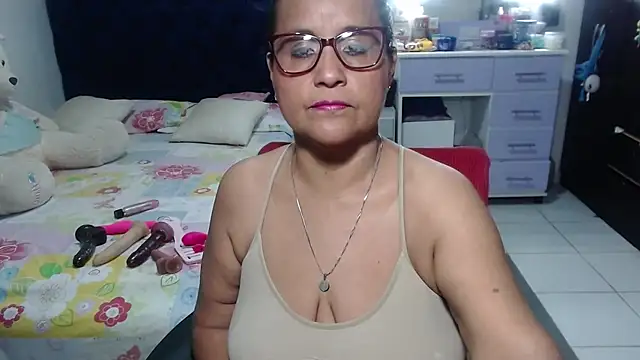 pervert mommy  online show from April 17, 2026, 10:18 am
