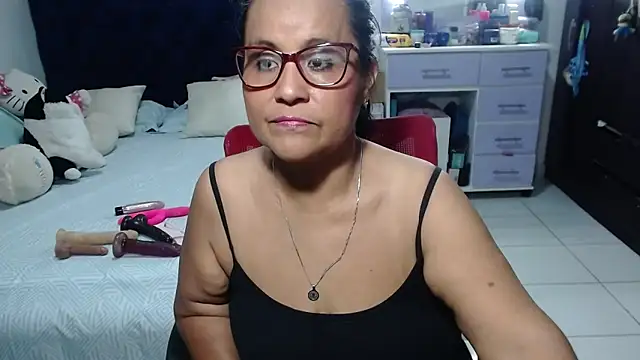 pervert mommy  online show from May 15, 2026, 10:33 am
