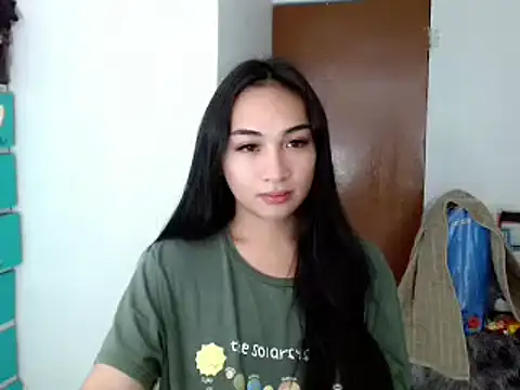 SweetLilly 18 online show from December 14, 2024, 8:18 pm