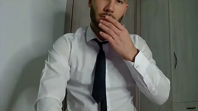 Justynn1 online show from February 17, 2025, 6:42 am