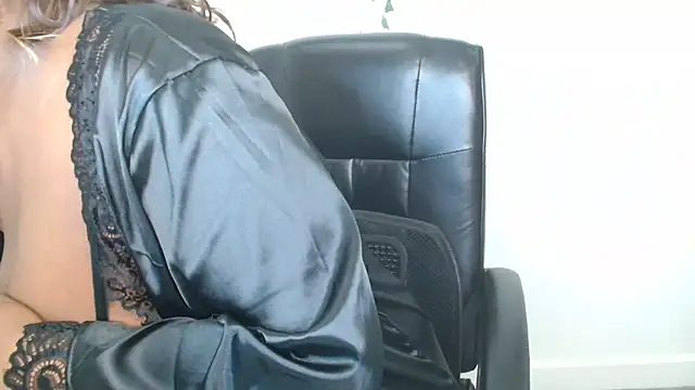 Black Monster Tits online show from November 23, 2025, 9:25 pm