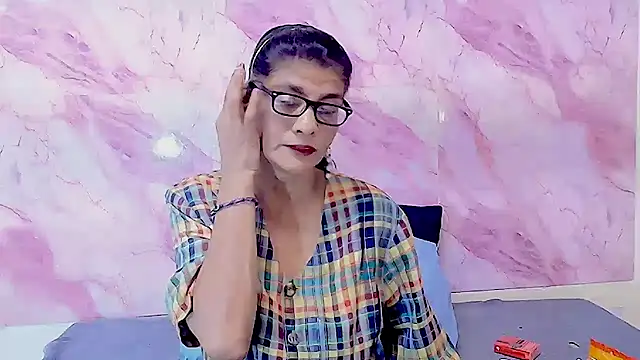 IndianAllure online show from October 10, 2025, 5:39 am