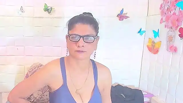 IndianAllure online show from November 10, 2025, 5:39 am