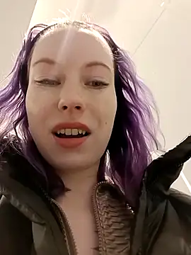 Frost foxy online show from February 19, 2025, 7:06 am