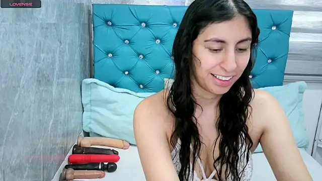 MAARYMOON online show from December 13, 2024, 1:33 pm