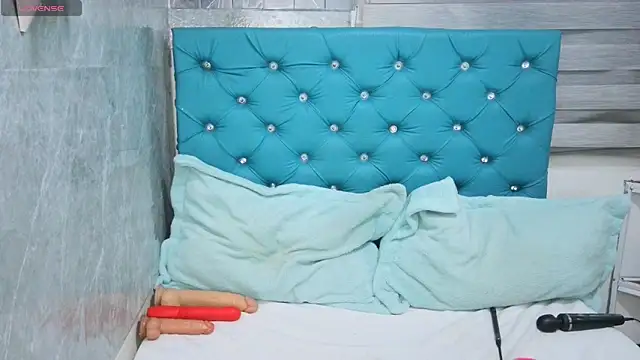 MAARYMOON online show from October 25, 2025, 10:45 am