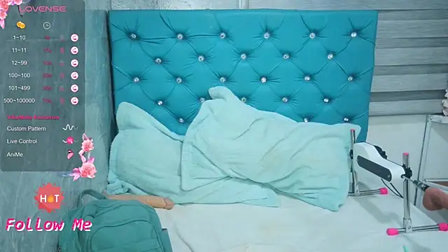 Snapshot of MAARYMOON chatting on April 13, 2026, 10:43 am MAARYMOON online show from April 13, 2026, 10:43 am