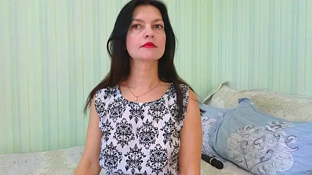 Snapshot of _Lily_ chatting on February 13, 2025, 9:30 am  Lily  online show from February 13, 2025, 9:30 am