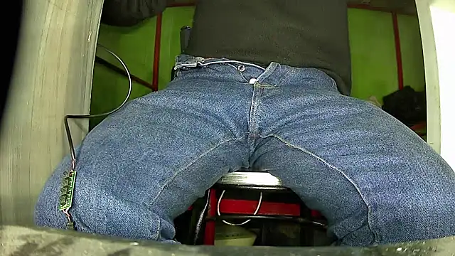 Snapshot of Walltaz chatting on October 12, 2025, 3:38 am Walltaz online show from October 12, 2025, 3:38 am