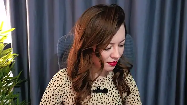 Snapshot of GirlfriendNina chatting on February 5, 2026, 6:51 am GirlfriendNina online show from February 5, 2026, 6:51 am