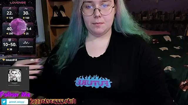 Snapshot of JannetPie chatting on December 9, 2024, 6:55 am JannetPie online show from December 9, 2024, 6:55 am