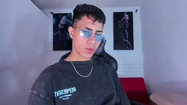 Snapshot of AlanNaughty chatting on January 2, 2025, 9:18 pm AlanNaughty online show from January 2, 2025, 9:18 pm