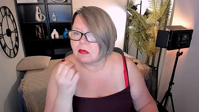 Snapshot of Shannonshine chatting on July 13, 2026, 11:13 am Shannonshine online show from July 13, 2026, 11:13 am