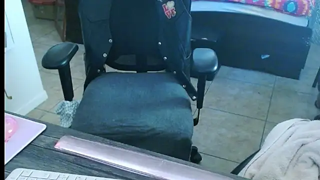 mycock2474u online show from February 18, 2025, 9:42 pm