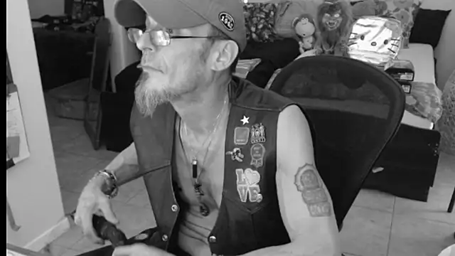 mycock2474u online show from February 20, 2025, 3:34 am