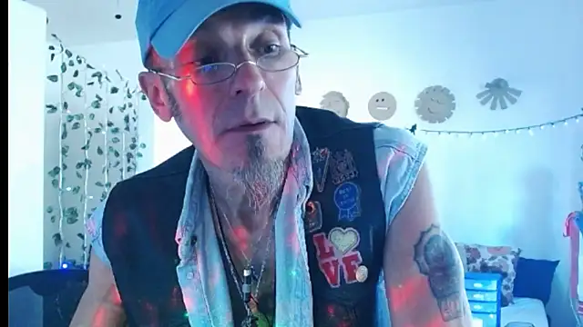 mycock2474u online show from February 24, 2025, 11:52 pm