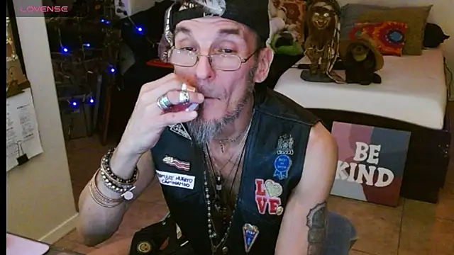 mycock2474u online show from March 21, 2025, 7:11 am