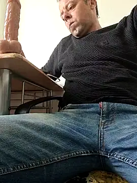 Snapshot of david_geam chatting on April 24, 2026, 5:54 am david geam online show from April 24, 2026, 5:54 am