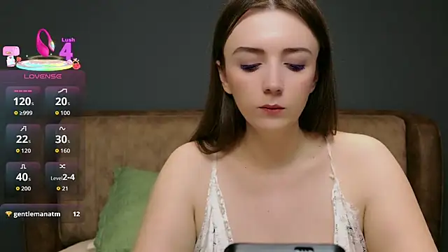 Snapshot of IamMolly chatting on April 17, 2026, 7:50 pm IamMolly online show from April 17, 2026, 7:50 pm