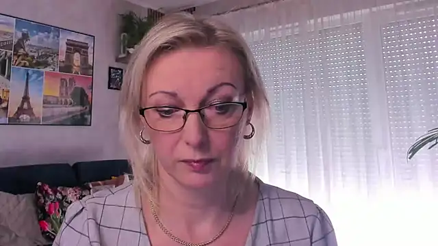 vanessa chat online show from March 23, 2025, 7:53 am