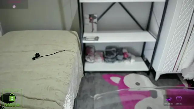 bisexyelizz online show from February 3, 2026, 8:03 pm