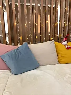 HotyWinter online show from January 2, 2025, 1:19 pm