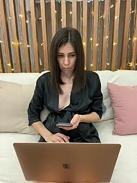 HotyWinter online show from February 19, 2025, 1:17 pm