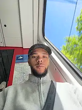 Lionayowe online show from April 29, 2026, 11:03 am