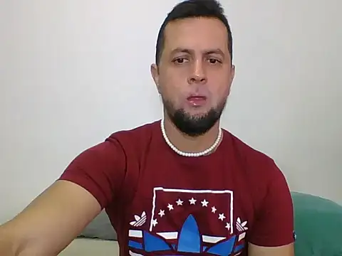 Snapshot of TRIISTAN_KING10 chatting on July 23, 2026, 3:43 pm TRIISTAN KING10 online show from July 23, 2026, 3:43 pm