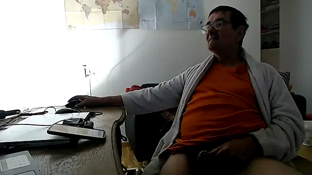 Snapshot of silvio-aus-luzern-CH chatting on July 28, 2026, 6:31 am silvio-aus-luzern-CH online show from July 28, 2026, 6:31 am