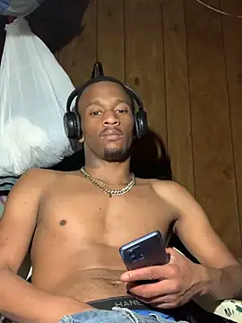 Snapshot of Tristris100 chatting on December 9, 2024, 2:13 am Tristris100 online show from December 9, 2024, 2:13 am