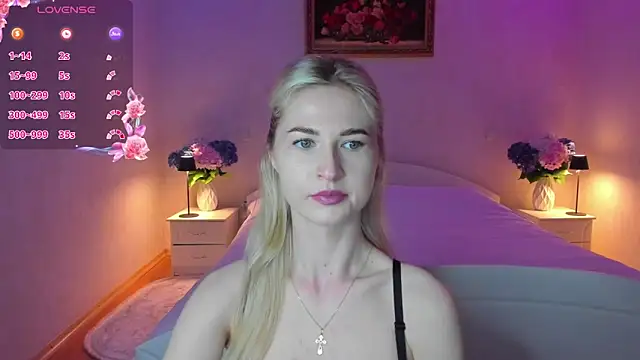 Snapshot of AnnaCarrera chatting on June 15, 2026, 7:49 pm AnnaCarrera online show from June 15, 2026, 7:49 pm