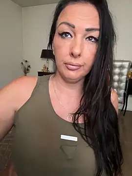 TiffanyRoxx online show from November 19, 2025, 11:32 am