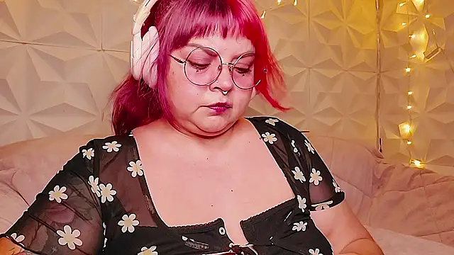 Snapshot of Satyn_doll chatting on July 19, 2026, 12:14 am Satyn doll online show from July 19, 2026, 12:14 am