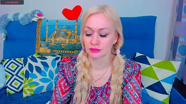 EllenMoore online show from January 9, 2025, 5:34 am