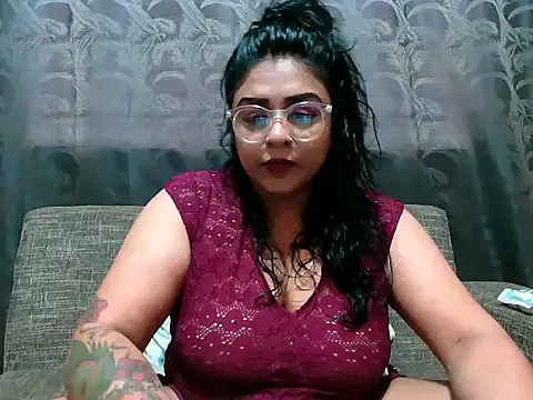 indianishkq7 online show from December 5, 2024, 12:55 pm