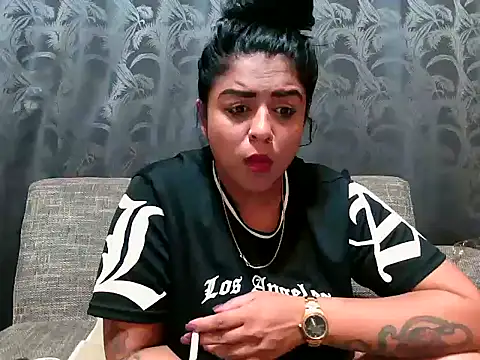 indianishkq7 online show from February 1, 2025, 3:28 pm