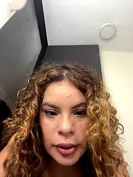 Snapshot of Rachell_More chatting on December 20, 2025, 5:36 am Rachell More online show from December 20, 2025, 5:36 am