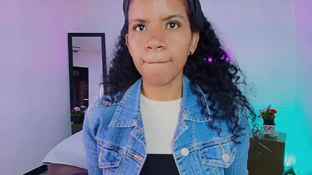 Snapshot of Ellie_Alves chatting on September 23, 2025, 1:36 pm Ellie Alves online show from September 23, 2025, 1:36 pm
