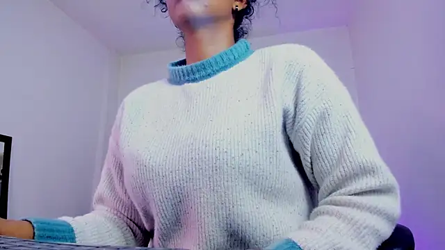 Snapshot of Ellie_Alves chatting on October 1, 2025, 1:39 pm Ellie Alves online show from October 1, 2025, 1:39 pm