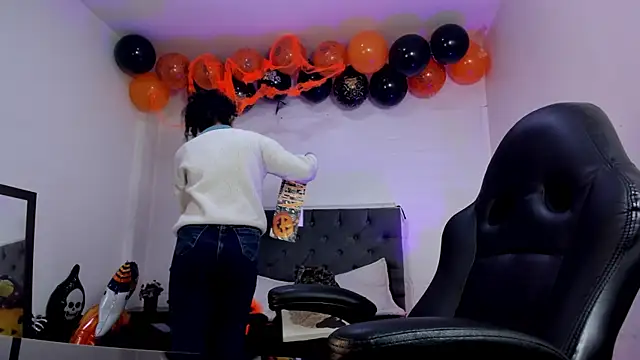 Ellie Alves online show from November 5, 2025, 12:05 pm