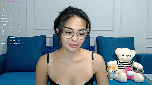 kwana colada online show from September 25, 2025, 4:54 pm