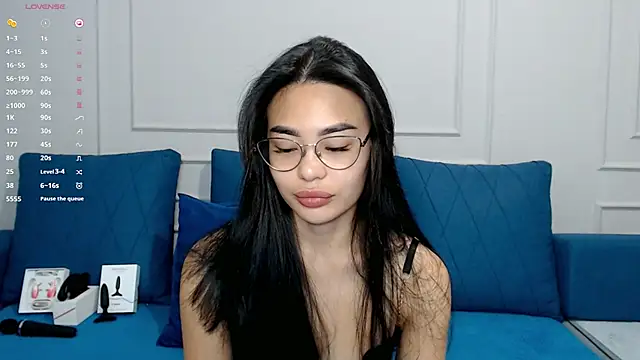 kwana colada online show from November 11, 2025, 1:22 pm